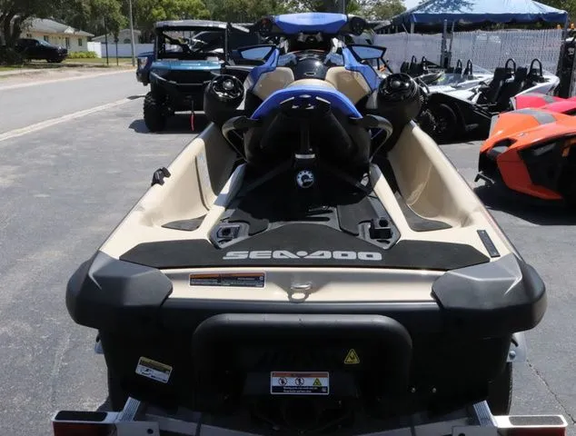 Slide: The Image of Sea-Doo Wake 170 2025 - 9