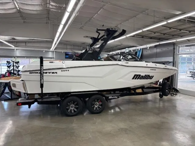 The Image of Malibu Wakesetter 22 MXZ 2025 - 1
