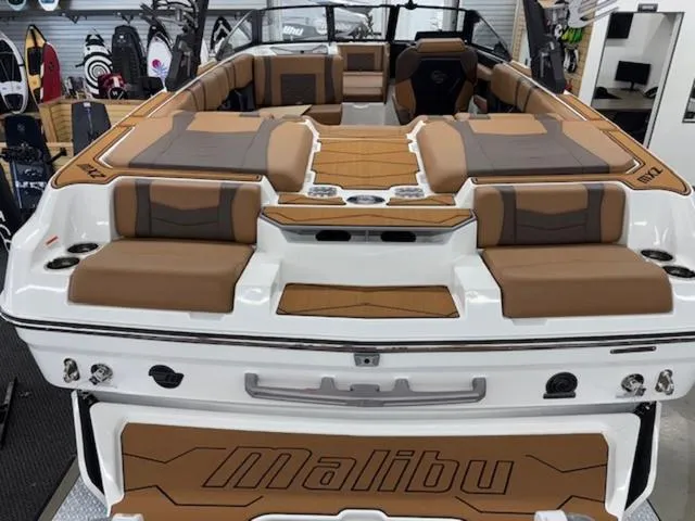 Slide: The Image of Malibu Wakesetter 22 MXZ 2025 - 5