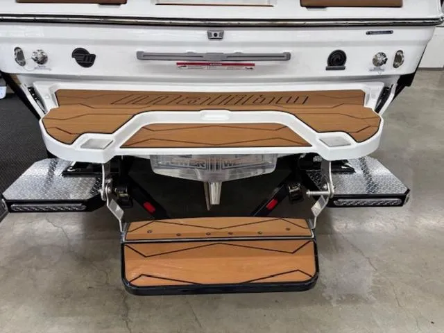Slide: The Image of Malibu Wakesetter 22 MXZ 2025 - 9