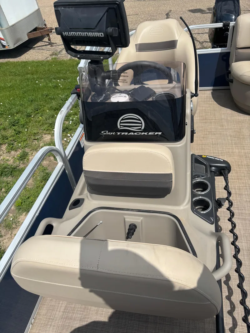 Slide: The Image of 2022 Sun Tracker Bass Buggy 16 XL Select boat interior with Humminbird fish finder. - 7