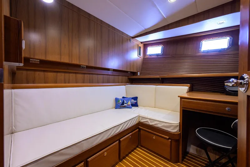 Slide: The Image of Den/office/guest stateroom - 12