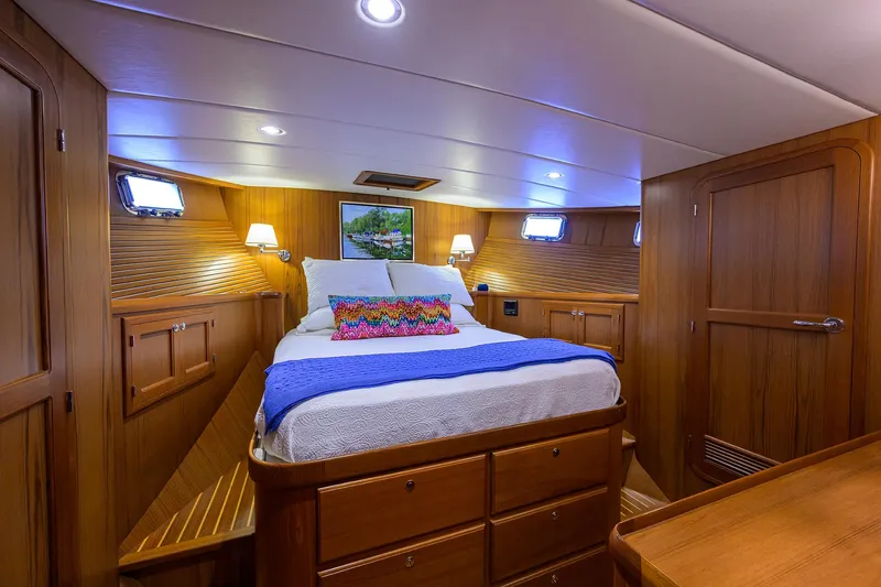 Slide: The Image of Owner's cabin - 18