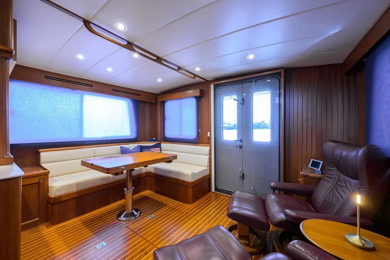 Slide: The Image of Salon looking aft and to starboard - 5