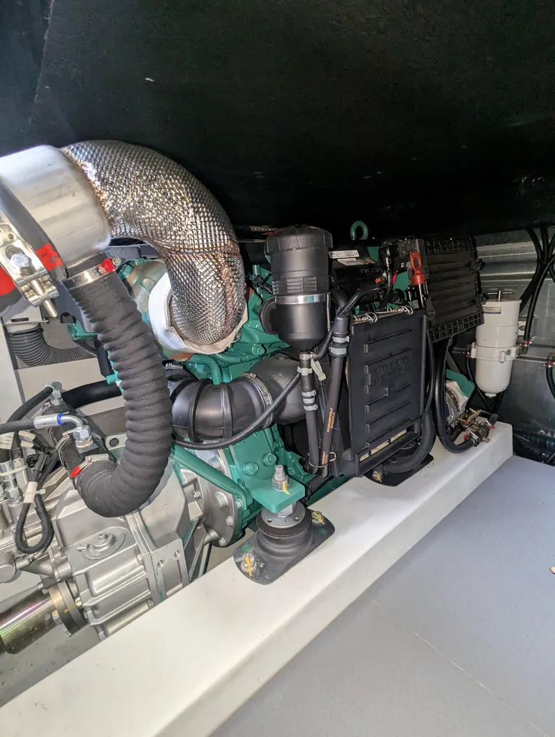 Slide: The Image of Beneteau Swift Trawler 44 2019 - 51