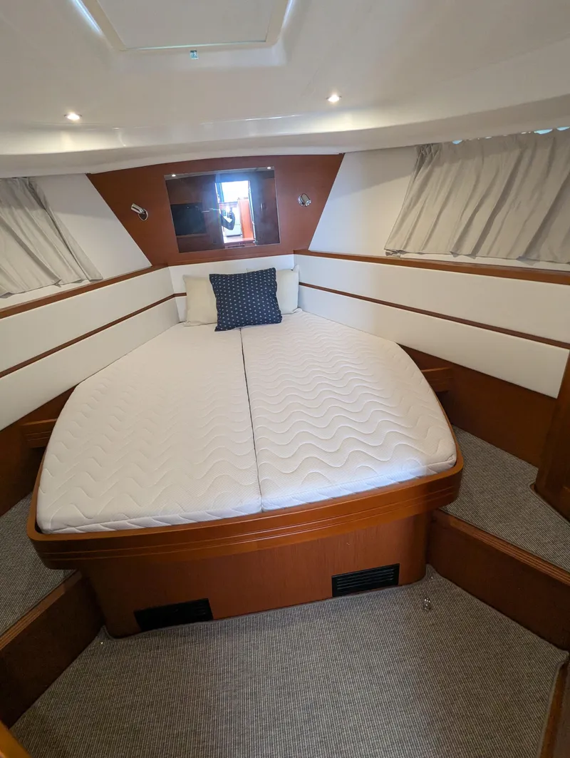 Slide: The Image of Beneteau Swift Trawler 44 2019 - 52