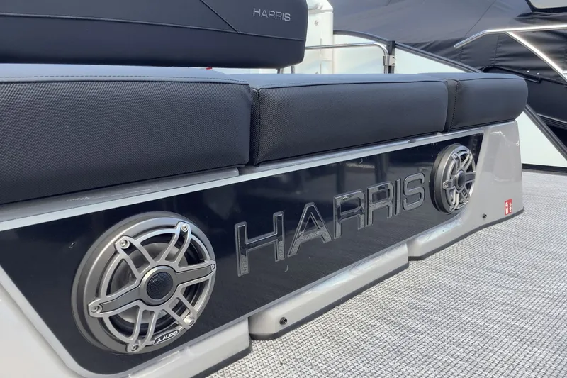 Slide: The Image of Harris Grand Mariner 250 2026 - 13