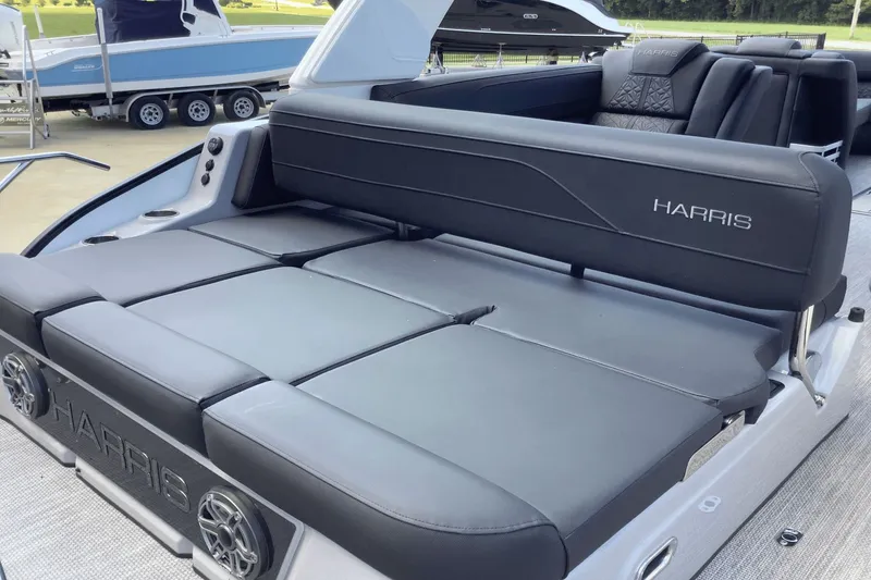 Slide: The Image of Harris Grand Mariner 250 2026 - 14