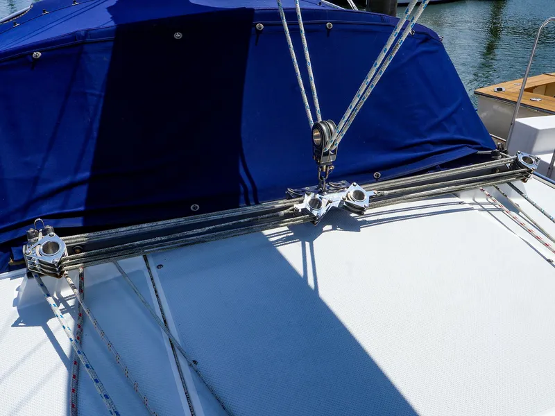 Slide: The Image of Catalina 36 MkII 1999 - 5