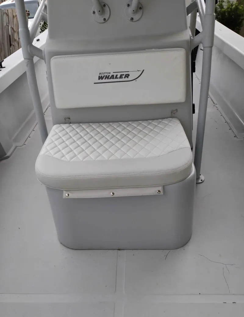 Slide: The Image of Boston Whaler 260 Outrage 2005 - 51