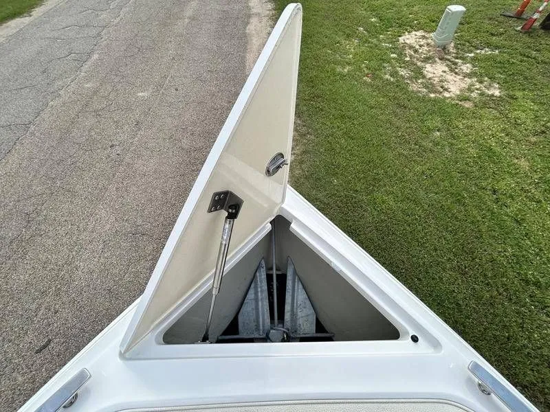 Slide: The Image of Cobalt R5 Surf 2020 - 12