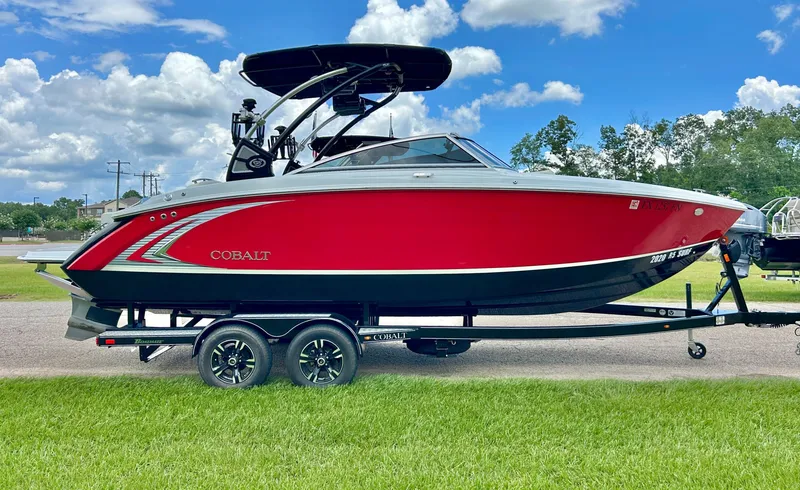Slide: The Image of Cobalt R5 Surf 2020 - 4