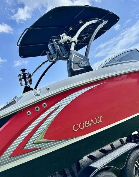 Slide: The Image of Cobalt R5 Surf 2020 - 6