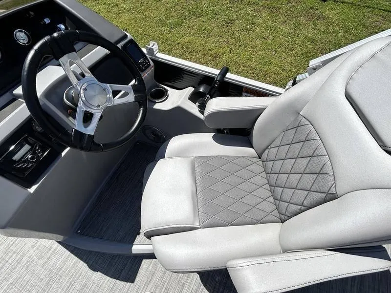 Slide: The Image of Bennington 22 SX 2020 - 24