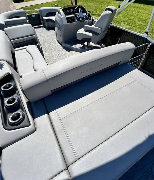 Slide: The Image of Bennington 22 SX 2020 - 7