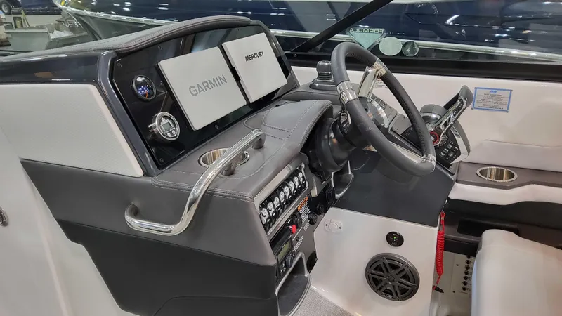 Slide: The Image of 2025 Formula 290 Bowrider 10 - 10