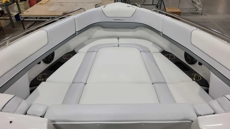 Slide: The Image of 2025 Formula 290 Bowrider 13 - 13