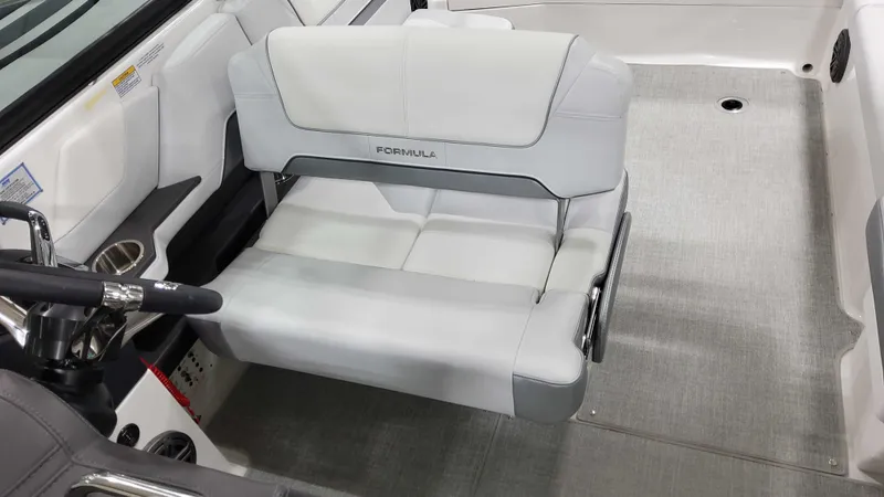 Slide: The Image of 2025 Formula 290 Bowrider 21 - 21