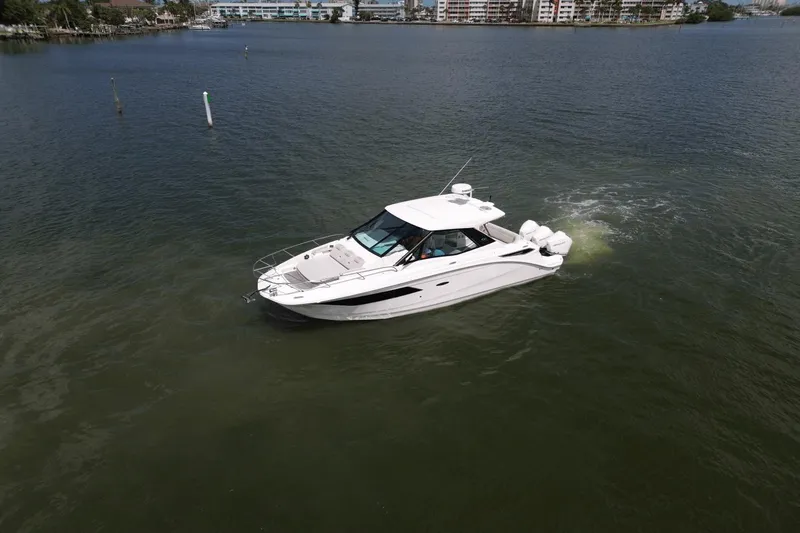 Slide: The Image of Sea Ray Sundancer 320 Outboard 2023 - 1