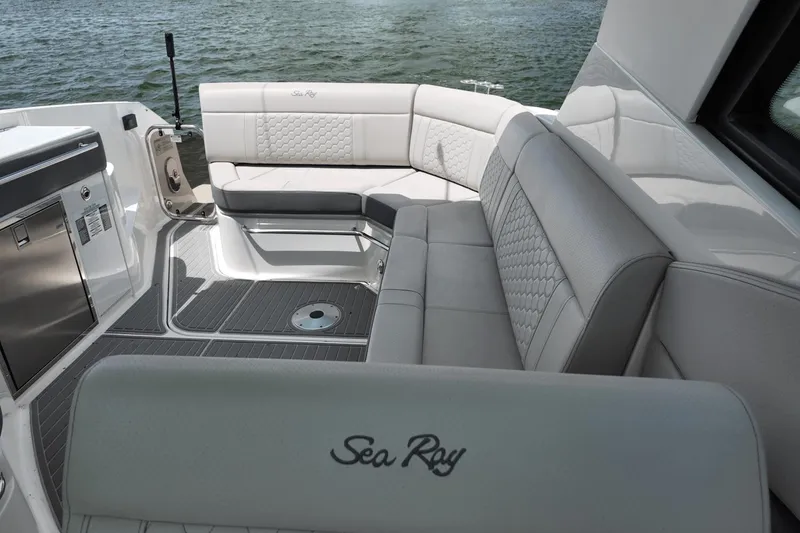 Slide: The Image of Sea Ray Sundancer 320 Outboard 2023 - 12