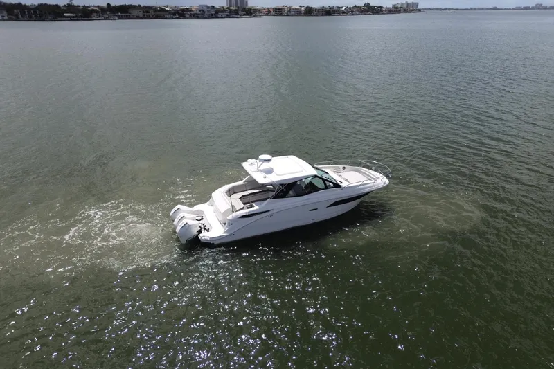 Slide: The Image of Sea Ray Sundancer 320 Outboard 2023 - 2