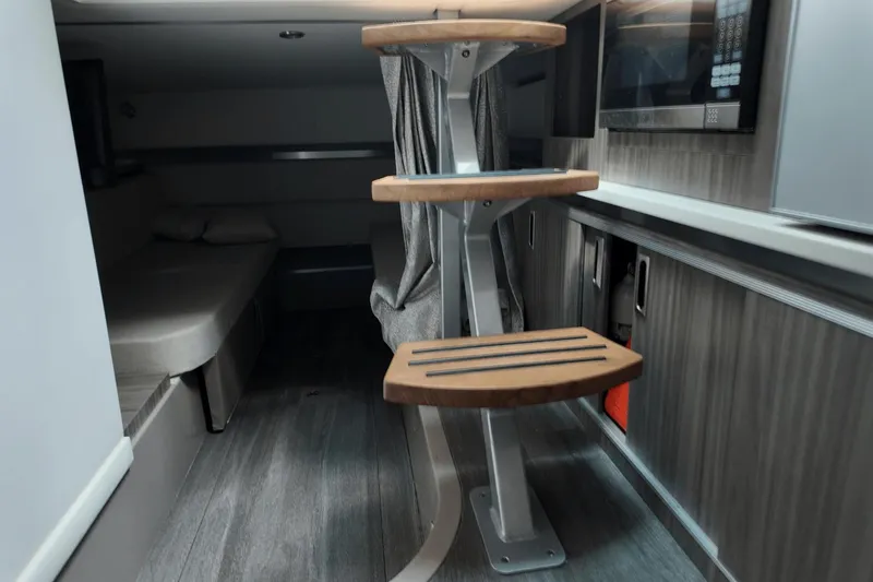 Slide: The Image of Sea Ray Sundancer 320 Outboard 2023 - 27