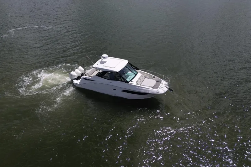 Slide: The Image of Sea Ray Sundancer 320 Outboard 2023 - 3