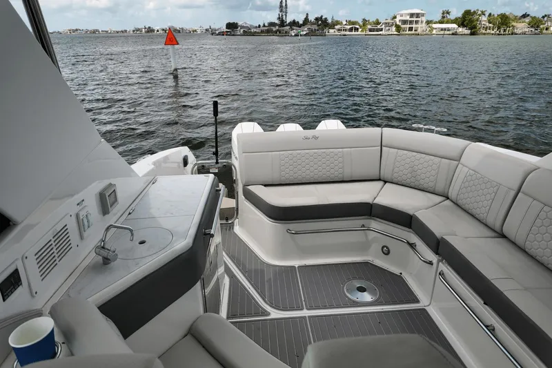 Slide: The Image of Sea Ray Sundancer 320 Outboard 2023 - 9
