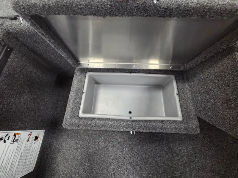 Slide: The Image of Crestliner 1600 Storm 2025 - 17