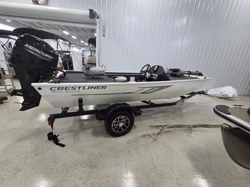Slide: The Image of Crestliner 1600 Storm 2025 - 5