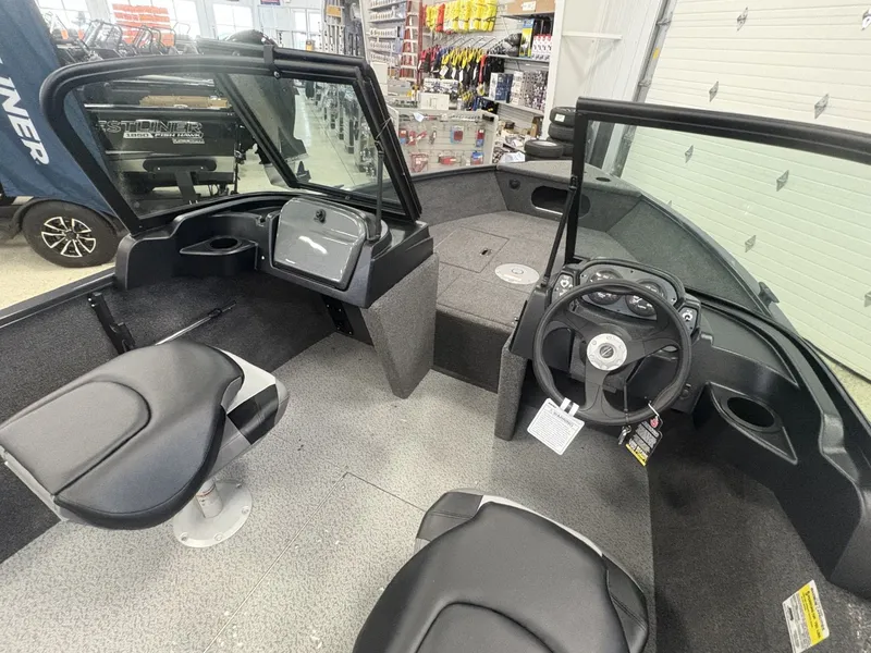 Slide: The Image of Crestliner 1650 Kodiak 2025 - 11