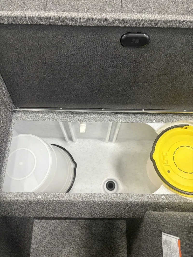 Slide: The Image of Crestliner 1650 Kodiak 2025 - 13