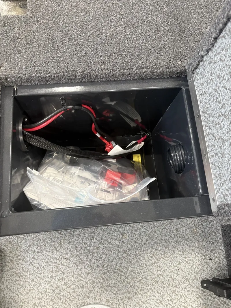 Slide: The Image of Crestliner 1650 Kodiak 2025 - 23