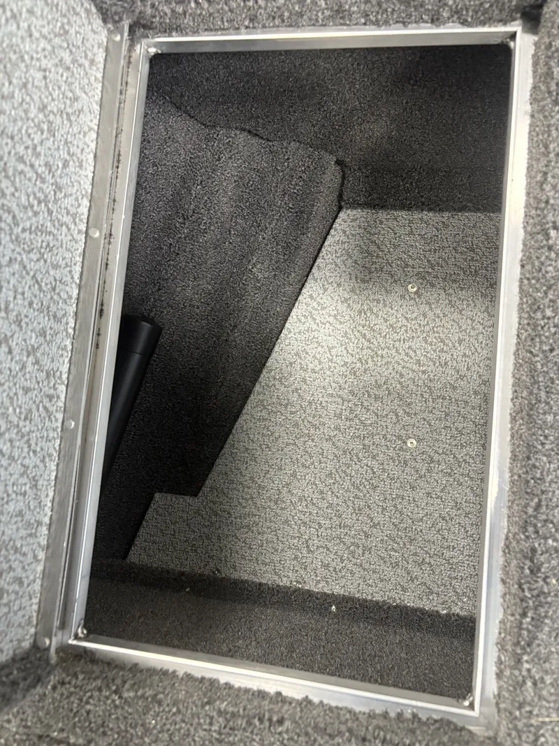 Slide: The Image of Crestliner 1650 Kodiak WT 2025 - 18
