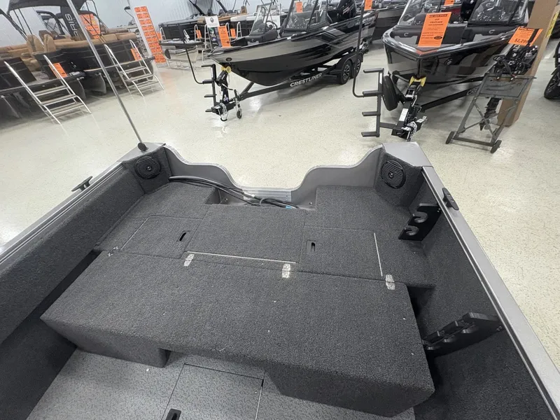 Slide: The Image of Crestliner 1650 Kodiak 2025 - 10