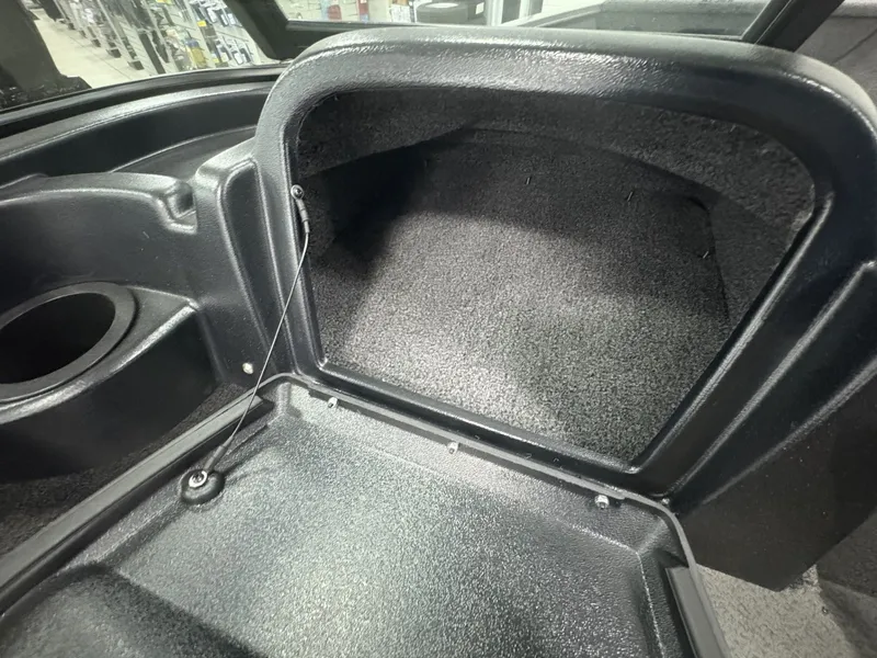 Slide: The Image of Crestliner 1650 Kodiak 2025 - 17