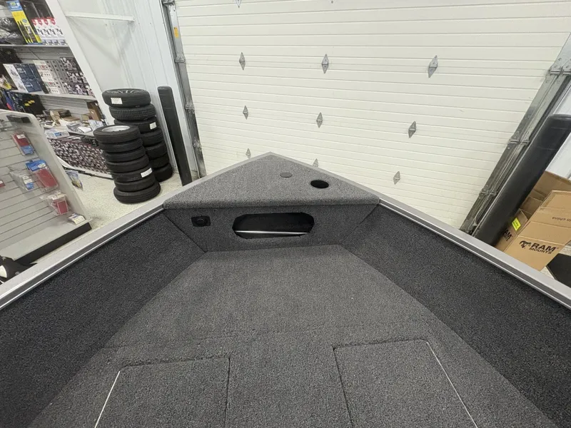 Slide: The Image of Crestliner 1650 Kodiak 2025 - 18