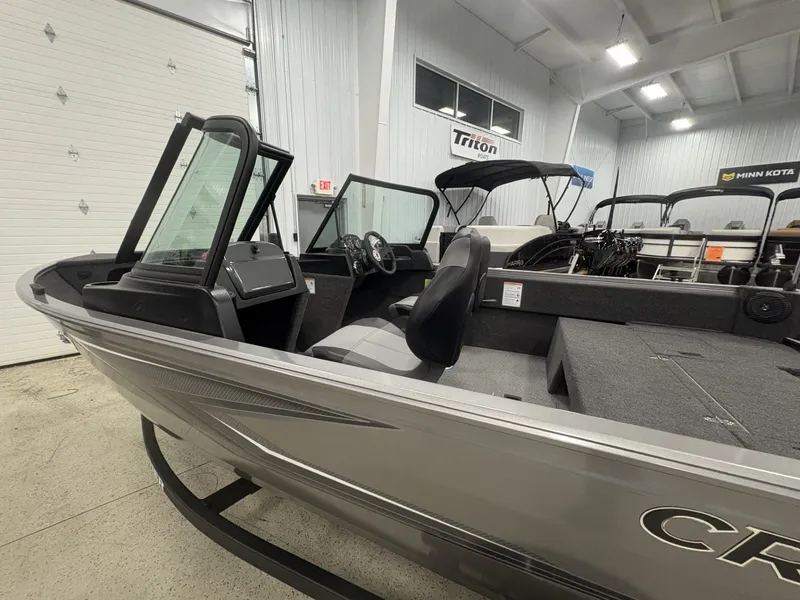 Slide: The Image of Crestliner 1650 Kodiak 2025 - 6