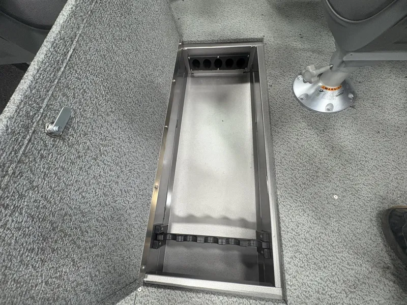Slide: The Image of Crestliner 1650 Kodiak WT 2025 - 15