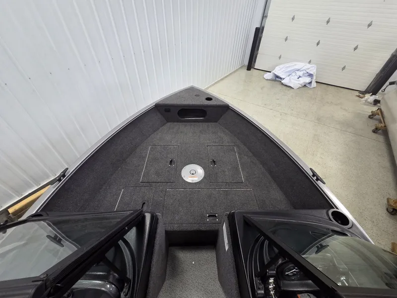 Slide: The Image of Crestliner 1650 Kodiak 2025 - 10