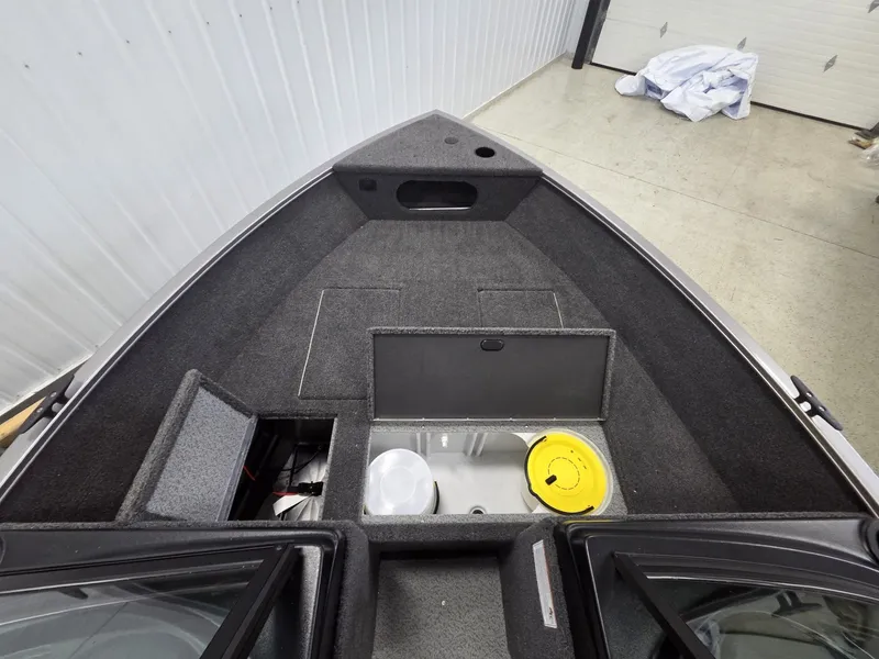 Slide: The Image of Crestliner 1650 Kodiak 2025 - 12