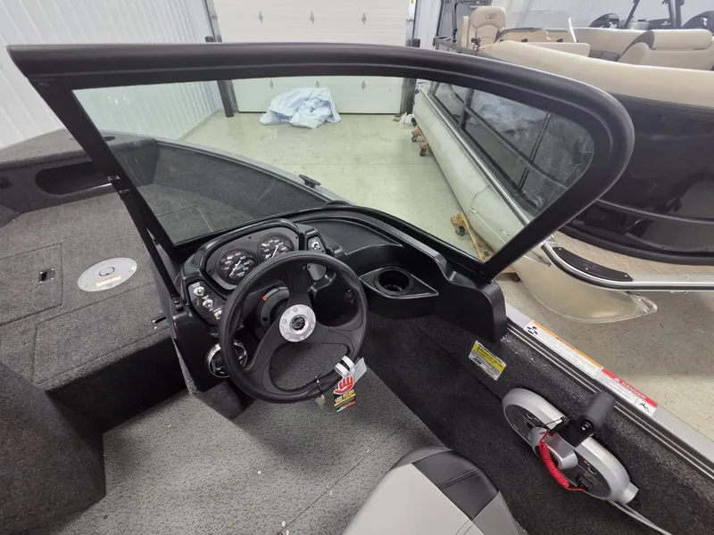 Slide: The Image of Crestliner 1650 Kodiak 2025 - 15