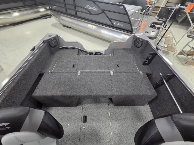 Slide: The Image of Crestliner 1650 Kodiak 2025 - 22