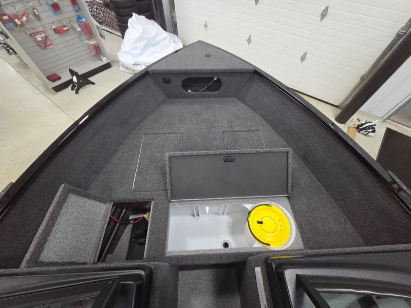 Slide: The Image of Crestliner 1650 Kodiak 2025 - 11