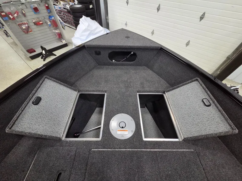 Slide: The Image of Crestliner 1650 Kodiak 2025 - 12