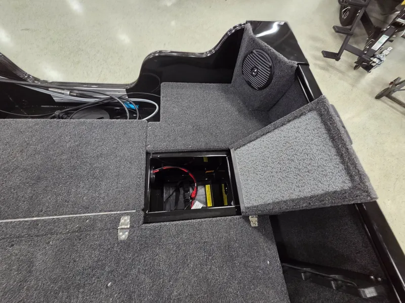 Slide: The Image of Crestliner 1650 Kodiak 2025 - 18