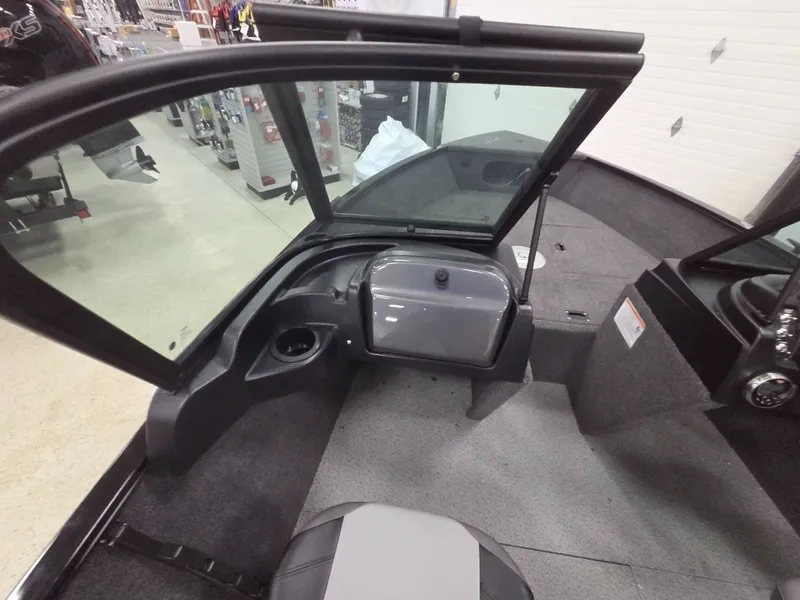 Slide: The Image of Crestliner 1650 Kodiak 2025 - 24