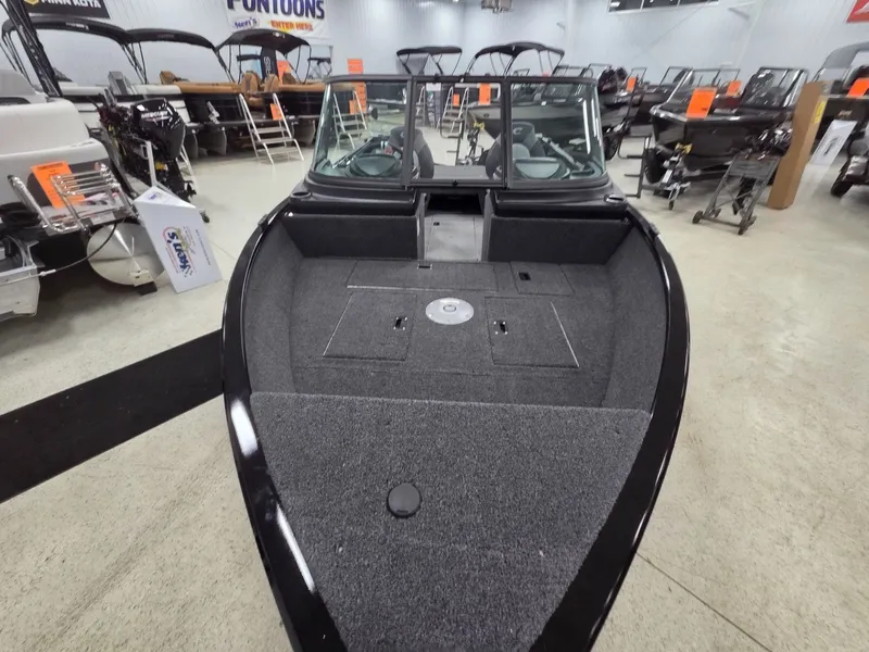 Slide: The Image of Crestliner 1650 Kodiak 2025 - 9