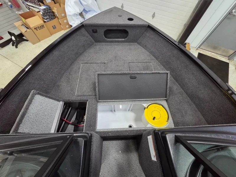 Slide: The Image of Crestliner 1650 Kodiak 2025 - 10