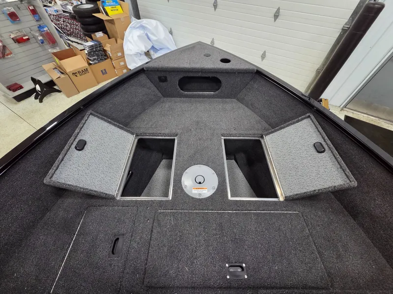 Slide: The Image of Crestliner 1650 Kodiak 2025 - 11